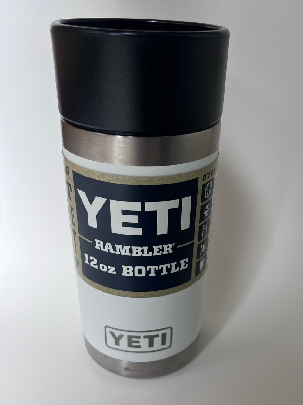 Yeti White and Black Rambler Bottle Twist lid
